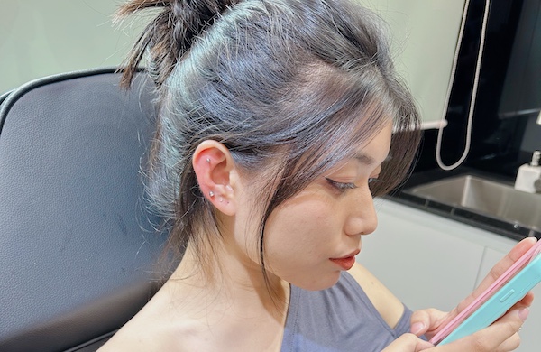 Hình ảnh khách mẫu xỏ khuyên tại TinyBox - 4/2023