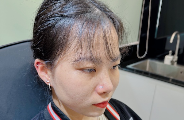 Hình ảnh khách mẫu xỏ khuyên tại TinyBox - 4/2023