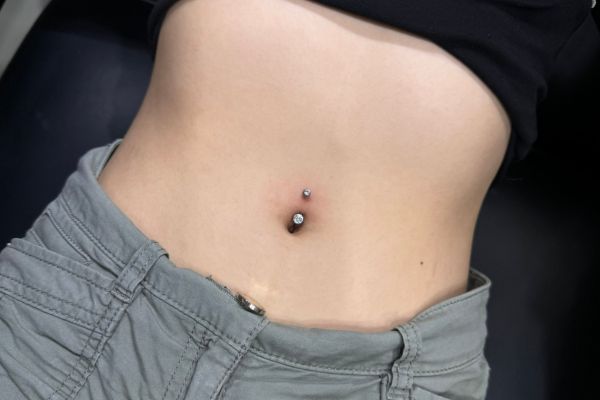 Khi nào thay khuyên rốn được?