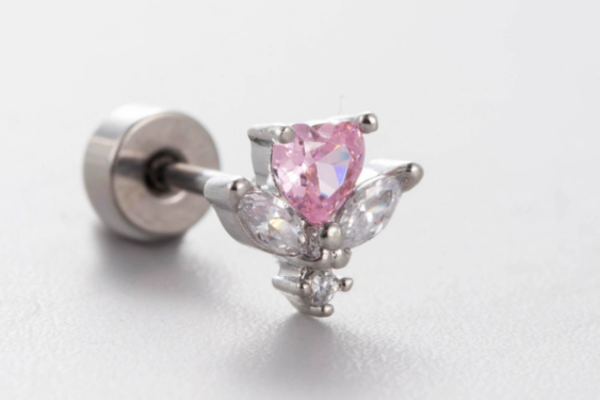 Khuyên hình quyền trượng trái tim