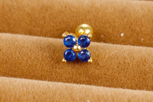 Khuyên tai bông hoa may mắn