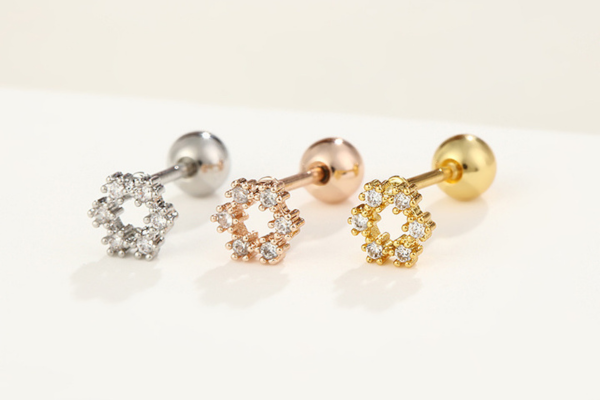 Khuyên tai bông tuyết đá trắng