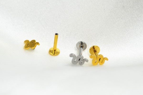 Khuyên tai con rắn basic