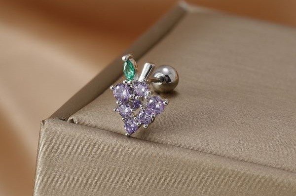 Khuyên tai hình trái nho màu tím xinh xắn
