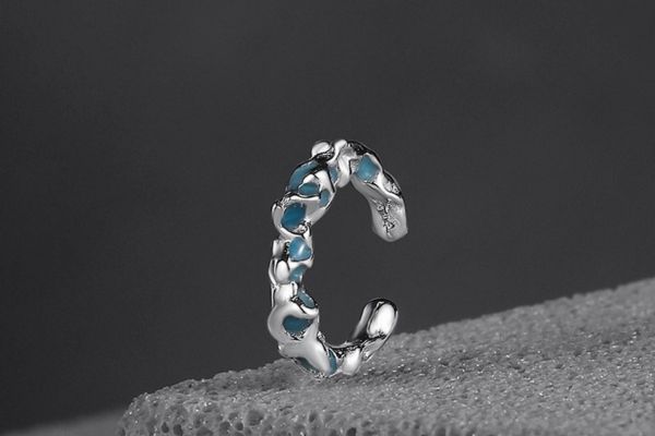 Khuyên tai kẹp đá xanh Unisex