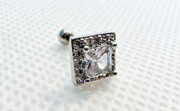 Top 10 khuyên tai nam đơn giản nhưng vẫn manly, lịch lãm