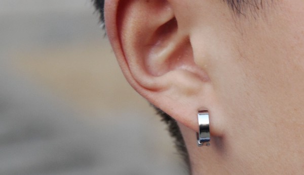Top 10 khuyên tai nam không cần bấm lỗ cho mùa hè