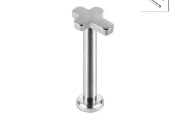 Khuyên thánh giá chất liệu titan