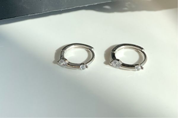 Khuyên vòng đính đá xinh - Chất liệu hợp kim - 8mm