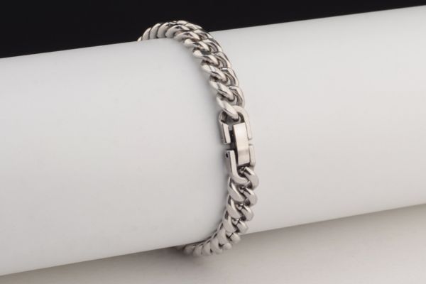 Lắc tay xích basic cá tính