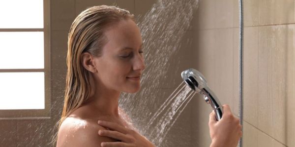 Lỗ xỏ khuyên bị sưng đau