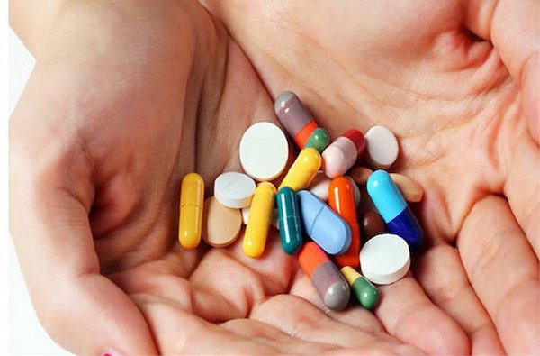 Lỗ xỏ khuyên bị viêm sụn nên làm gì