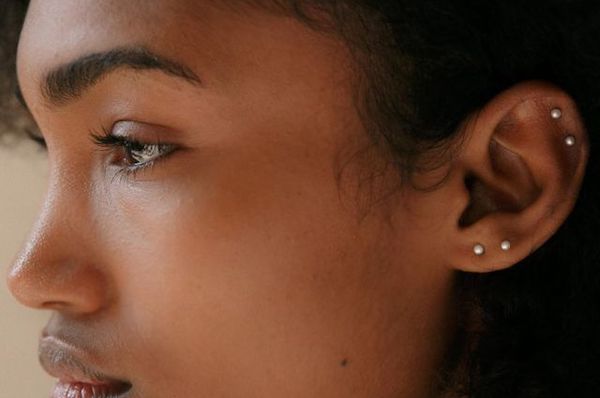 Lỗ xỏ khuyên tai đẹp là như thế nào?