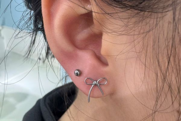 Bộ sưu tập bạn nữ xỏ thịt tai 10/2024 tại TinyBox