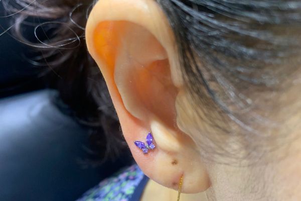 Bộ sưu tập bạn nữ xỏ thịt tai 10/2024 tại TinyBox