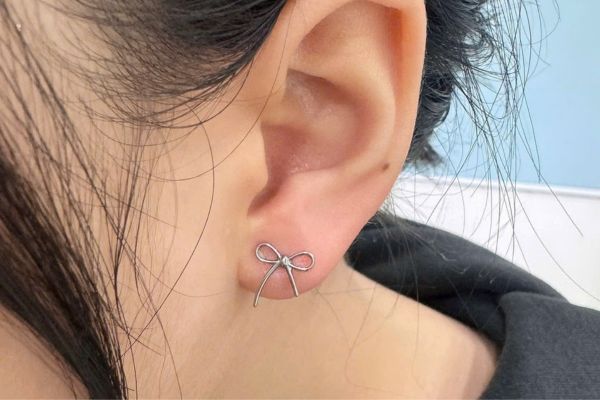 Bộ sưu tập bạn nữ xỏ thịt tai 10/2024 tại TinyBox