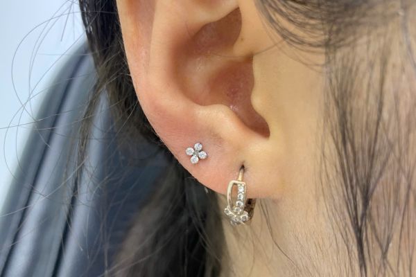 Bộ sưu tập bạn nữ xỏ thịt tai 10/2024 tại TinyBox