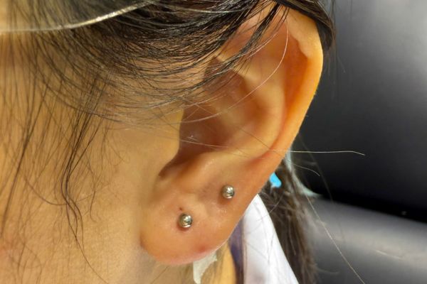 Bộ sưu tập bạn nữ xỏ thịt tai 10/2024 tại TinyBox