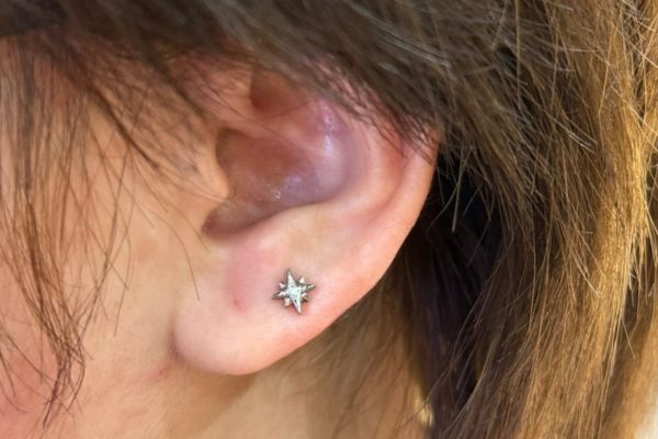 Bộ sưu tập bạn nữ xỏ thịt tai 10/2024 tại TinyBox