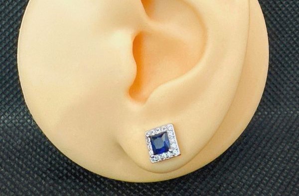 LUXURY EARRINGS FOR MEN AND WOMEN