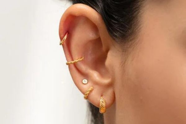 Mới xỏ khuyên ăn thịt vịt có bị sẹo lồi không?