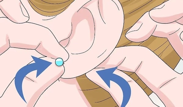 Mới xỏ khuyên có được tháo ra không?