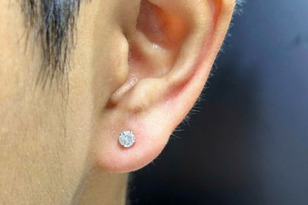 Mua khuyên tai diện Tết ở đâu đẹp?