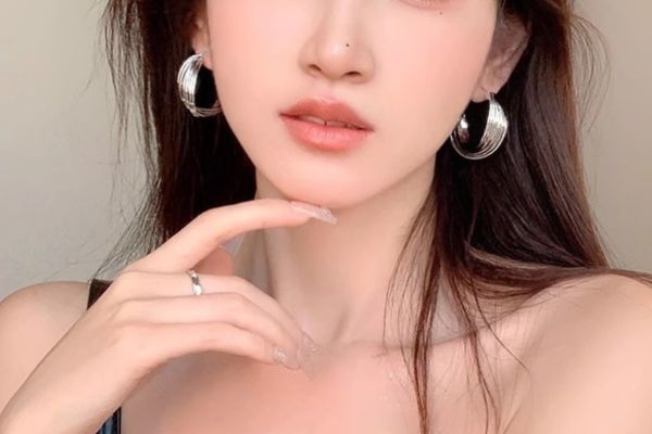 Mua khuyên tai diện Tết ở đâu đẹp?