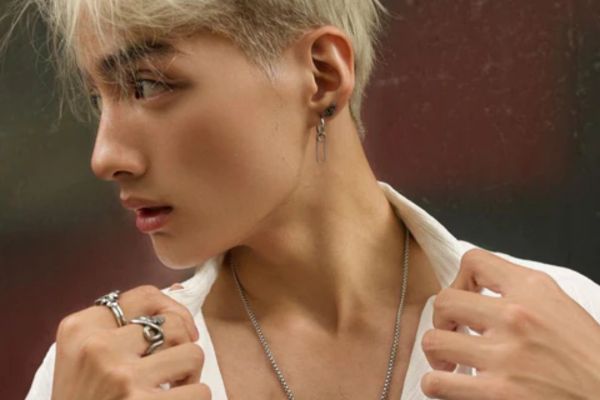 Nam xỏ khuyên tai với 5 lợi ích tuyệt vời