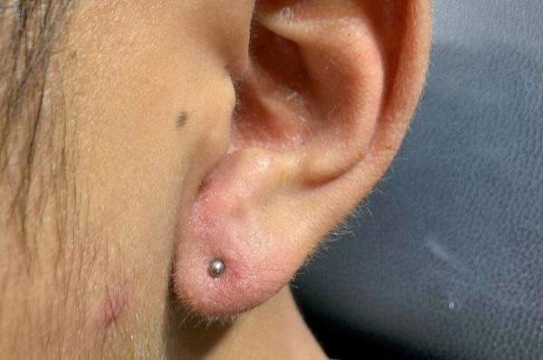 Ảnh nam xỏ thịt tai đẹp năm nay tại shop TinyBox - 12/2023