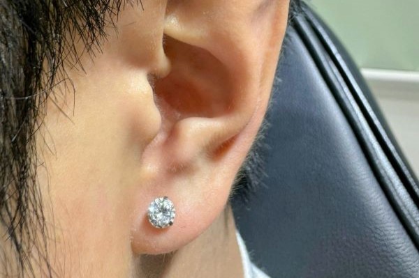 Ảnh nam xỏ thịt tai đẹp năm nay tại shop TinyBox - 12/2023