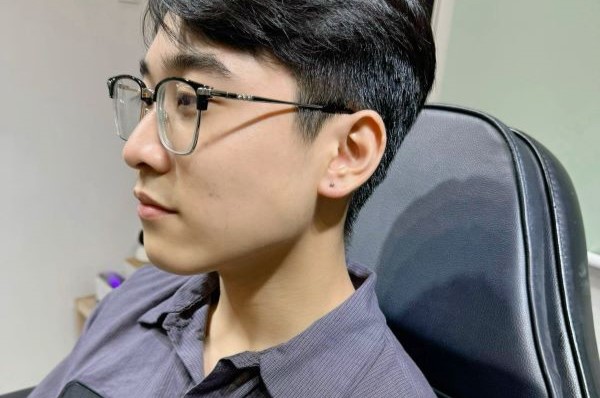 Ảnh nam xỏ thịt tai đẹp năm nay tại shop TinyBox - 12/2023