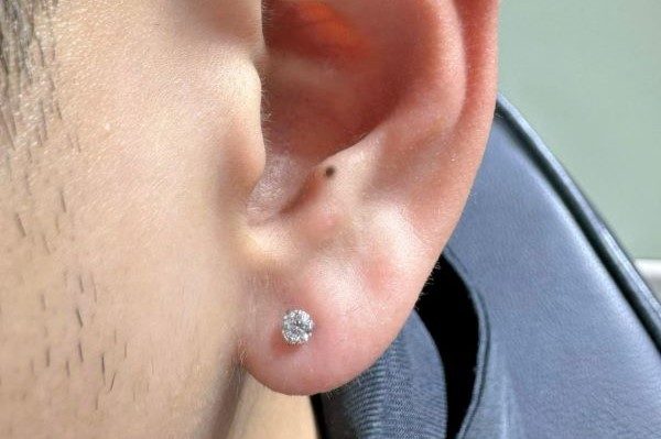 Ảnh nam xỏ thịt tai đẹp năm nay tại shop TinyBox - 12/2023