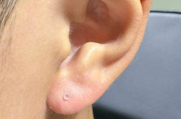 Ảnh nam xỏ thịt tai đẹp năm nay tại shop TinyBox - 12/2023