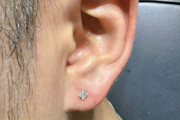 Ảnh nam xỏ thịt tai đẹp năm nay tại shop TinyBox - 12/2023