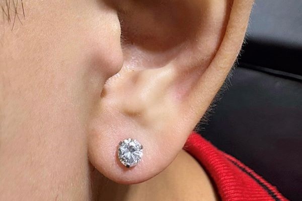 Ảnh nam xỏ thịt tai đẹp năm nay tại shop TinyBox - 12/2023