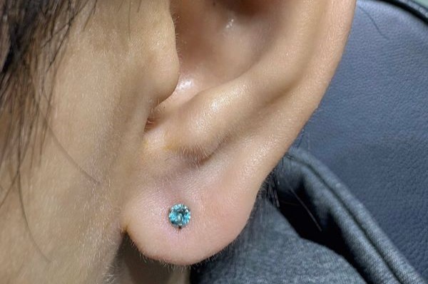 Ảnh nam xỏ thịt tai đẹp năm nay tại shop TinyBox - 12/2023