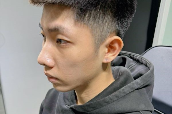 Ảnh nam xỏ thịt tai đẹp năm nay tại shop TinyBox - 12/2023