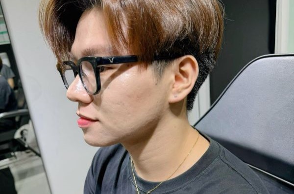 Ảnh nam xỏ thịt tai đẹp năm nay tại shop TinyBox - 12/2023