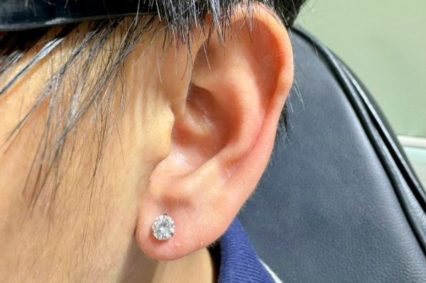 Ảnh nam xỏ thịt tai đẹp năm nay tại shop TinyBox - 12/2023