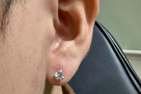 Ảnh nam xỏ thịt tai đẹp năm nay tại shop TinyBox - 12/2023