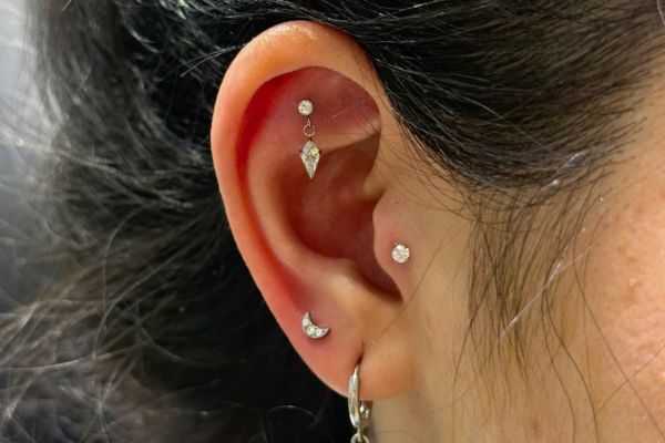 Nếu bạn không muốn lỗ xỏ toang, stop ngay 4 thói quen này