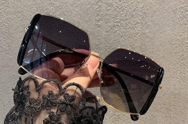 NEW PERSONAL SUNGLASSES - EUROPEAN FASHION