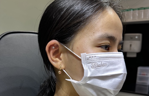 Hình ảnh xỏ khuyên tai nữ tháng 5/2023 tại TinyBox