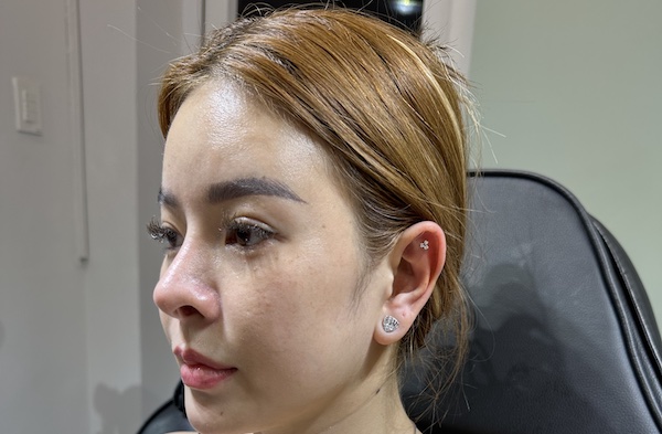 Hình ảnh xỏ khuyên tai nữ tháng 5/2023 tại TinyBox