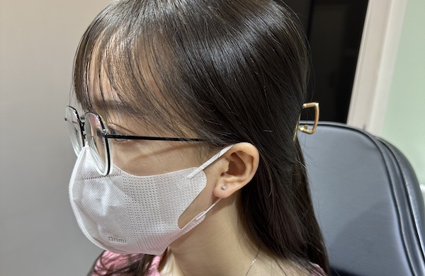 Hình khách nữ xỏ tai xinh xắn 3/2023 - Thế giới xỏ khuyên TinyBox