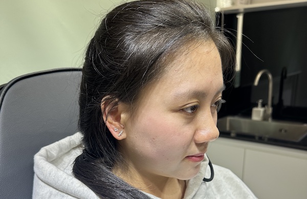 Hình khách nữ xỏ tai xinh xắn 3/2023 - Thế giới xỏ khuyên TinyBox