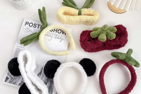 Phụ kiện cài tóc hình quả dứa