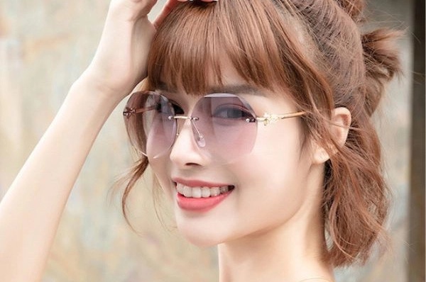 bông tai đi biển