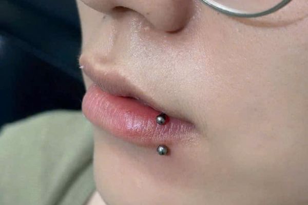 Phun môi khi nào xỏ khuyên được?